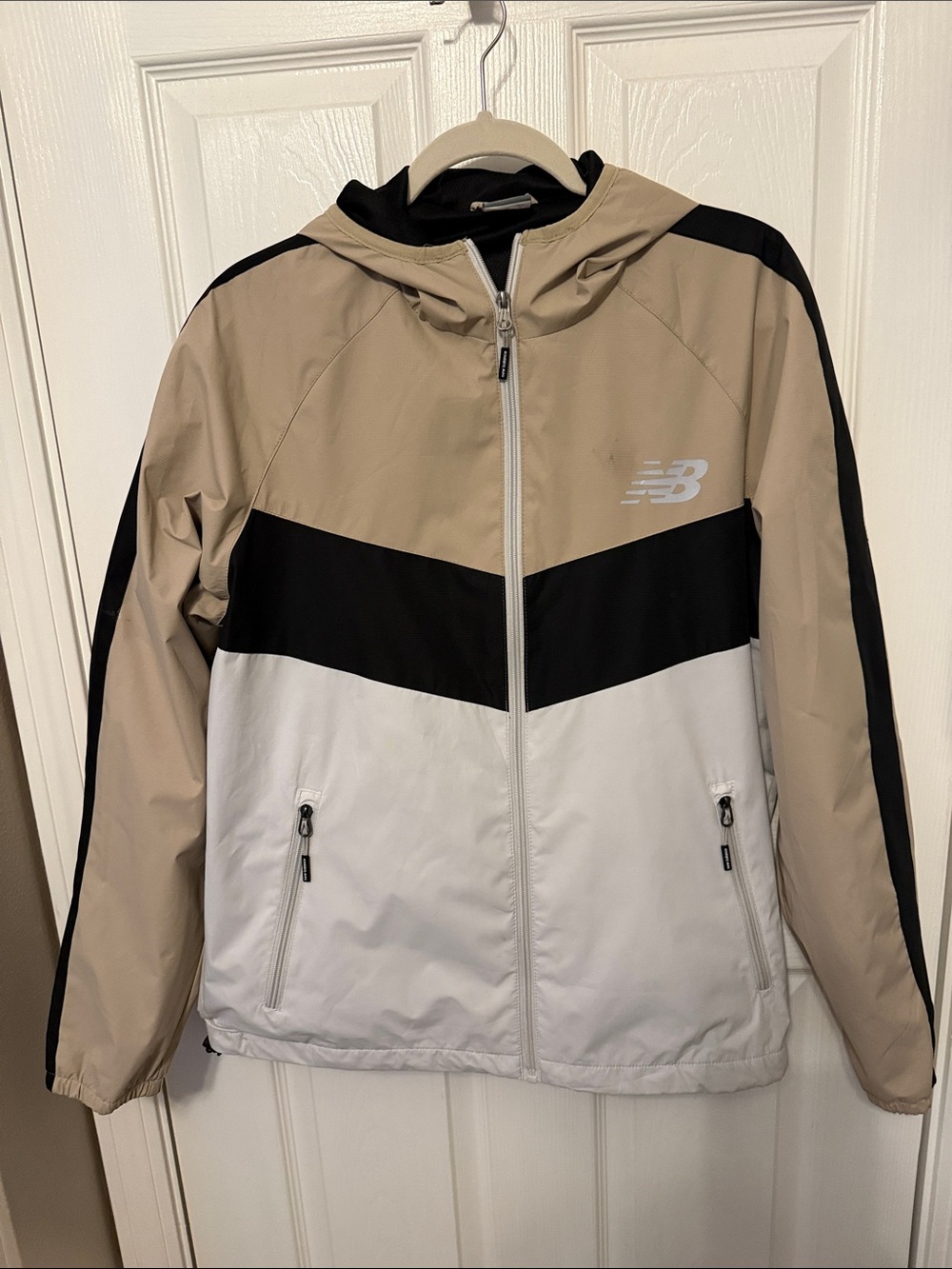 New Balance Men’s Beige Black White Colorblock Windbreaker Jacket